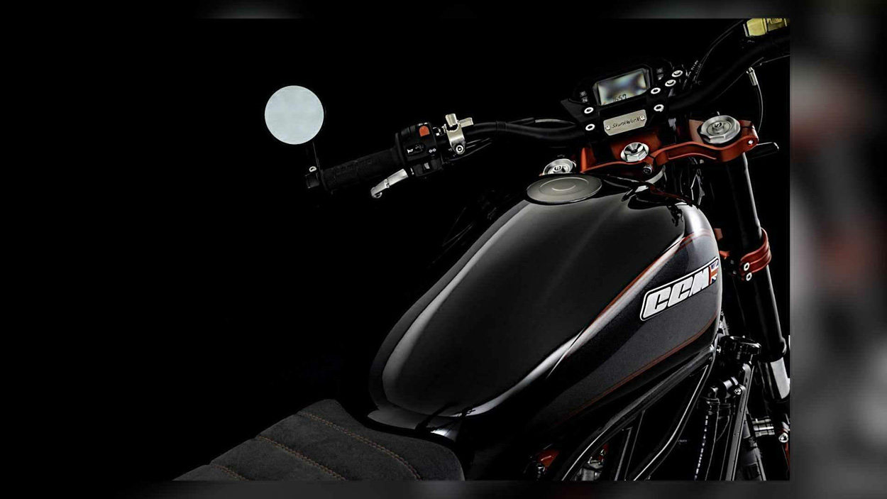 Мотоцикл CCM Spitfire Blackout 2020