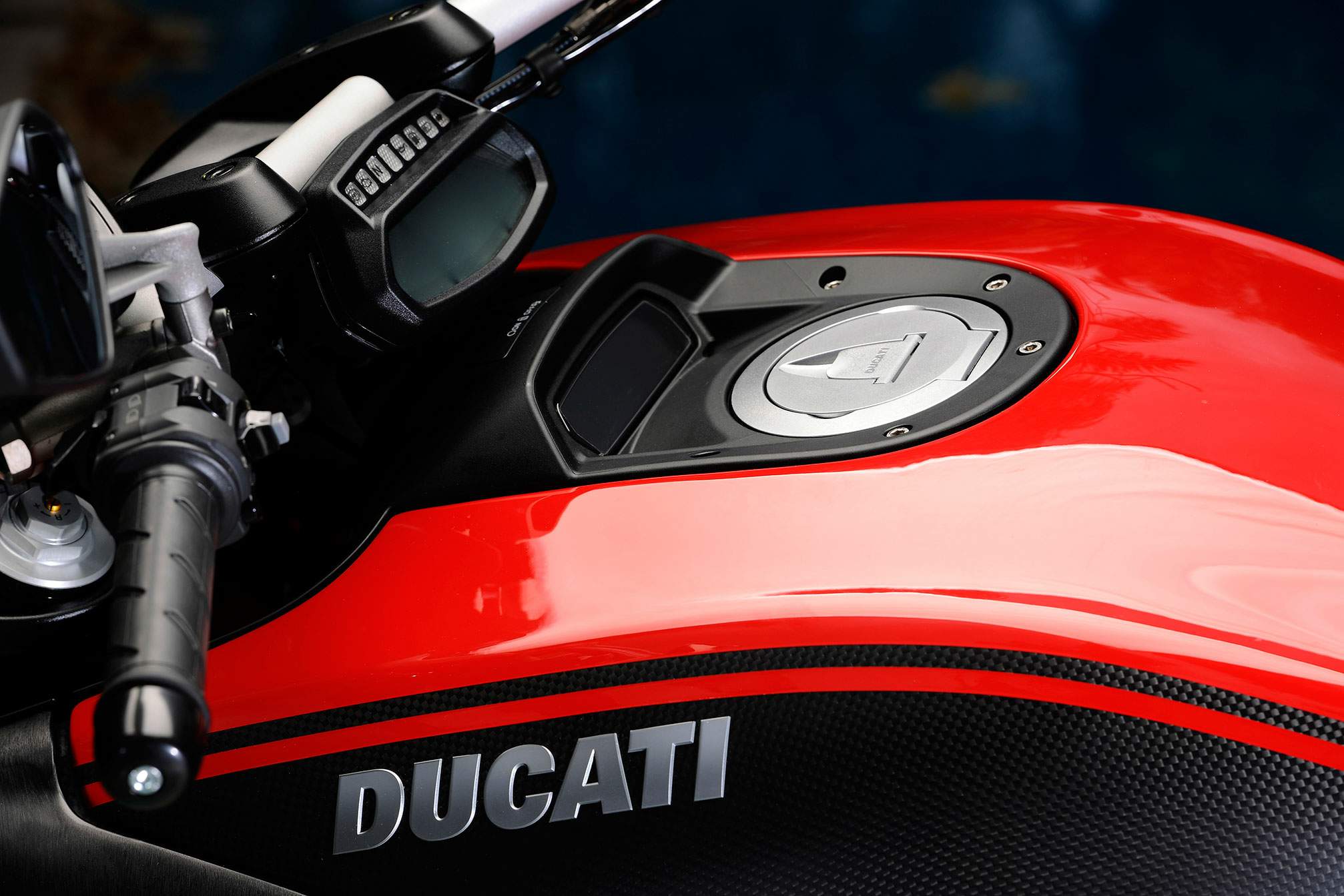 Мотоцикл Ducati Diavel Carbon 2014 фото