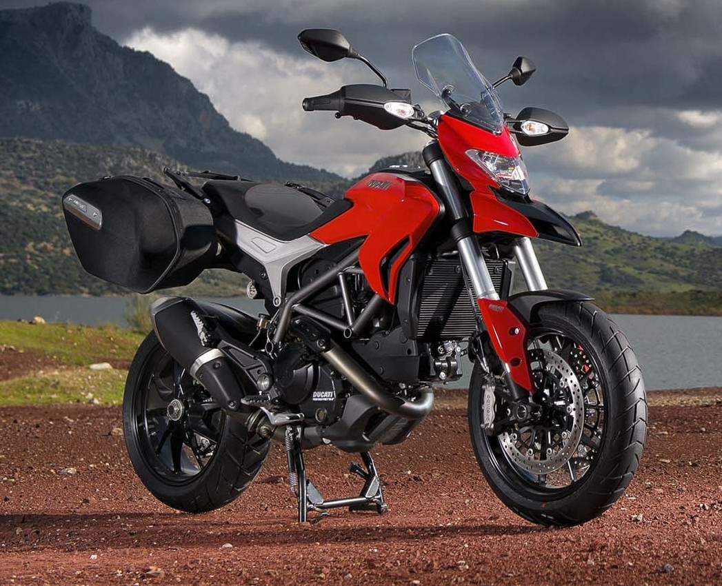 Мотоцикл Ducati Hyperstrada 820 2014