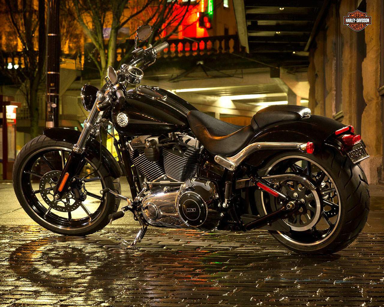 Мотоцикл Harley Davidson FXSB Breakout 2015