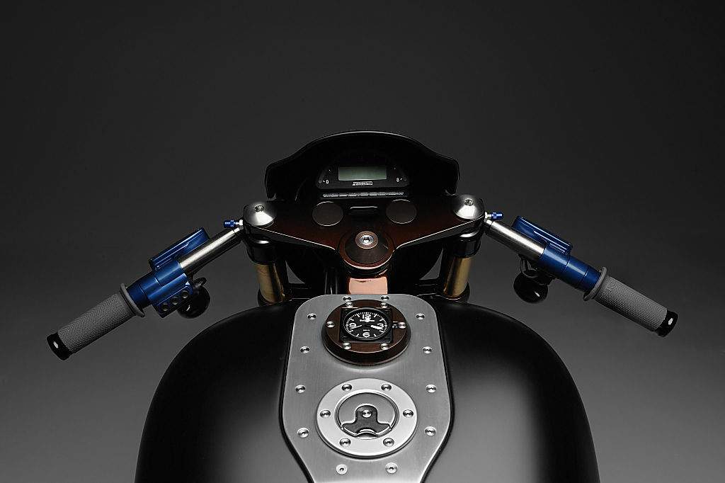 Мотоцикл Harley Davidson FXSTB Softail Night Train Bell & Ross Custom Bike 2011 фото