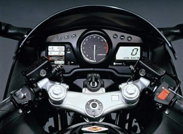 Мотоцикл Honda CBR 1100XX Super Blackbird 2001