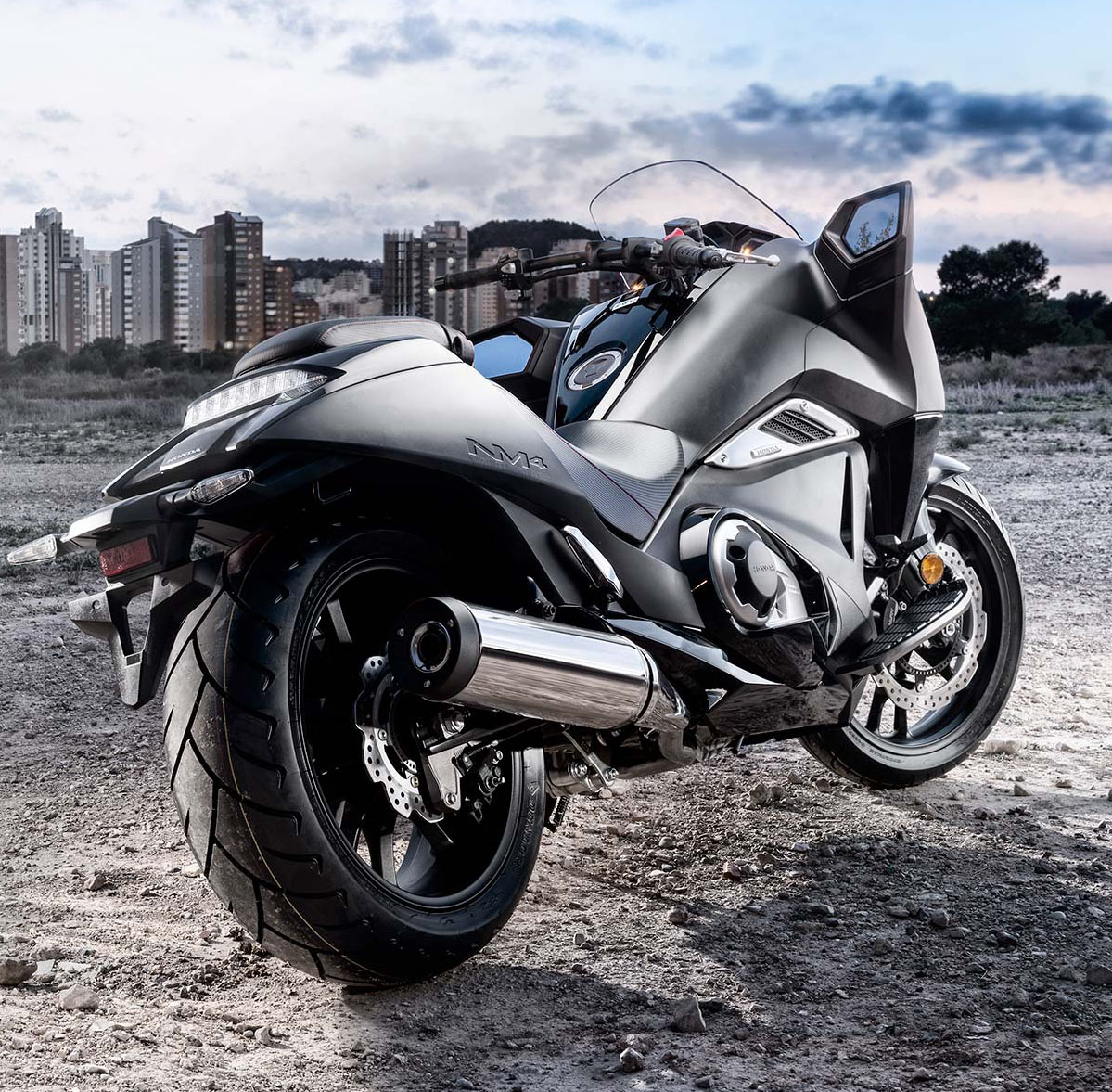 Мотоцикл Honda NM4 Vultus 2015