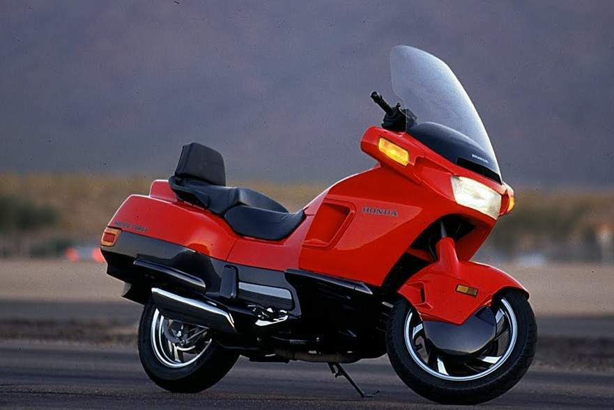 Мотоцикл Honda PC 800  Pacific Coast 1993