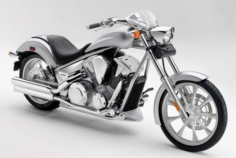 Фотография мотоцикла Honda VT 1300CX Fury 2010