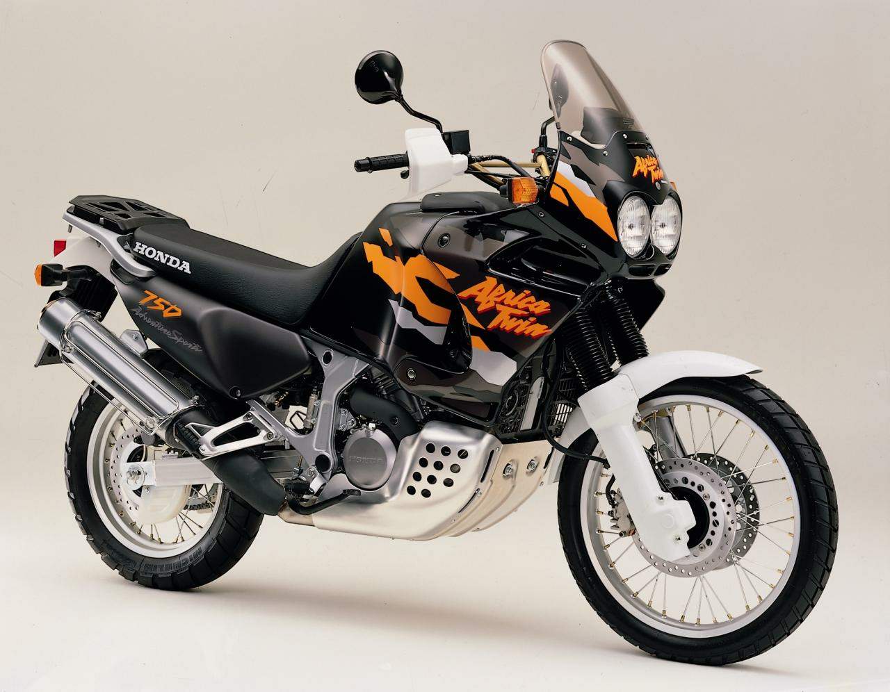 Toppa Ricamata Termoadesiva Con Logo Honda Africa Twin Per Bikers XRV, 11x4,4 Cm, Prodotta In UE