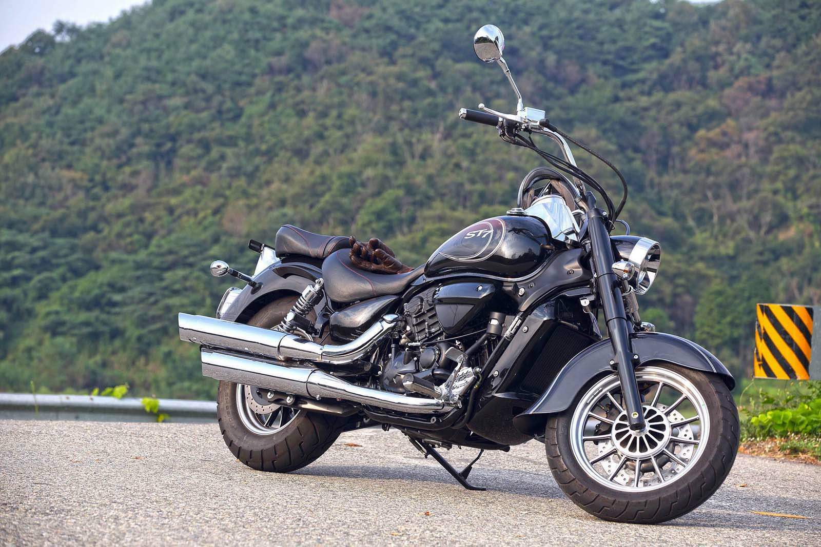 Мотоцикл Hyosung ST7 2015