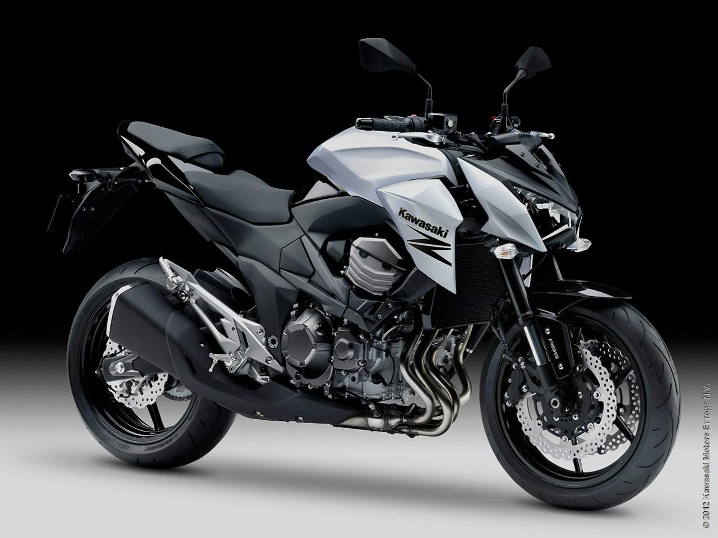 Мотоцикл Kawasaki Z 800E 2015