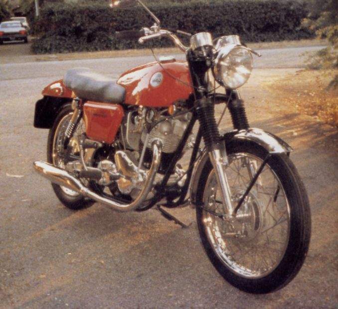 Мотоцикл Norton Commando 750 Fastback 1968 фото