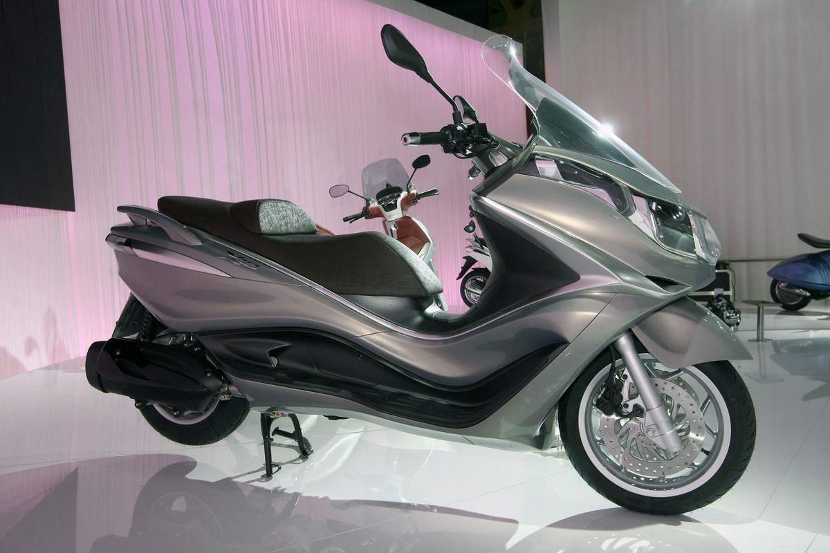 Мотоцикл Piaggio X10 350 2012 фото
