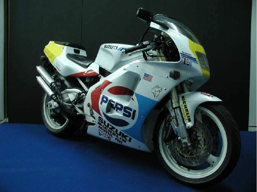 Фотография мотоцикла Suzuki RGV 250 Pepsi Replica 1991