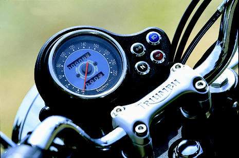 Мотоцикл Triumph Bonneville 2003 фото