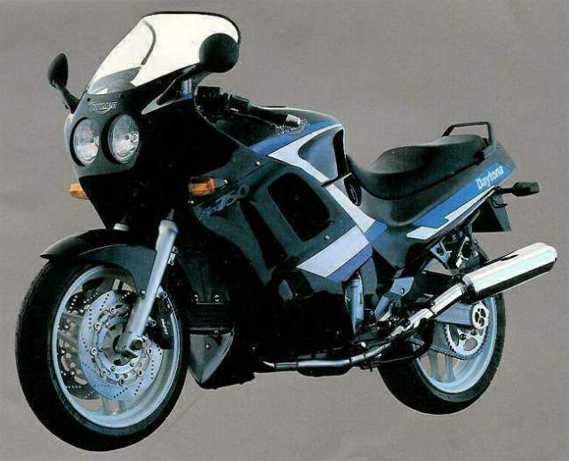 Мотоцикл Triumph Daytona 750 1992