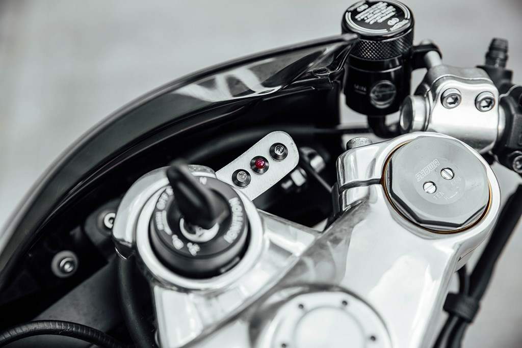 Мотоцикл Triumph Thruxton 1200R Supercharged The Bulldog 2016