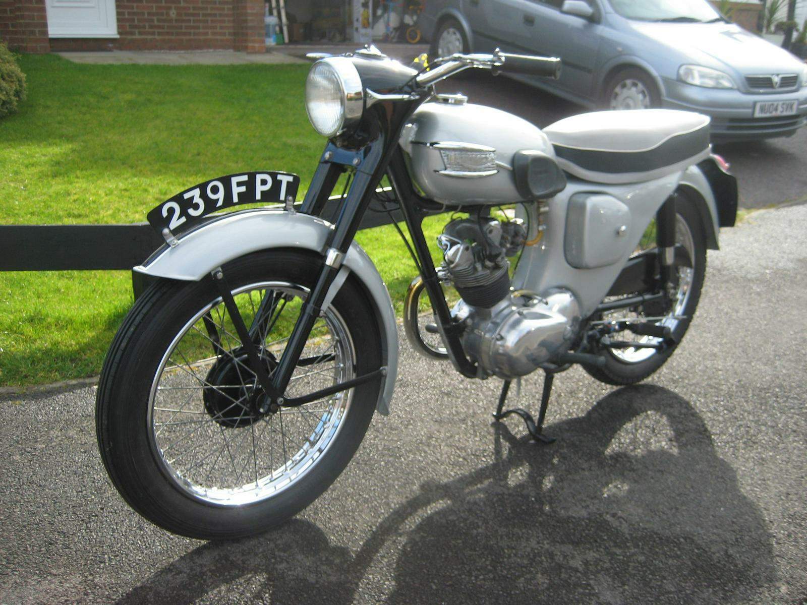 Мотоцикл Triumph Tiger Club 200 1956