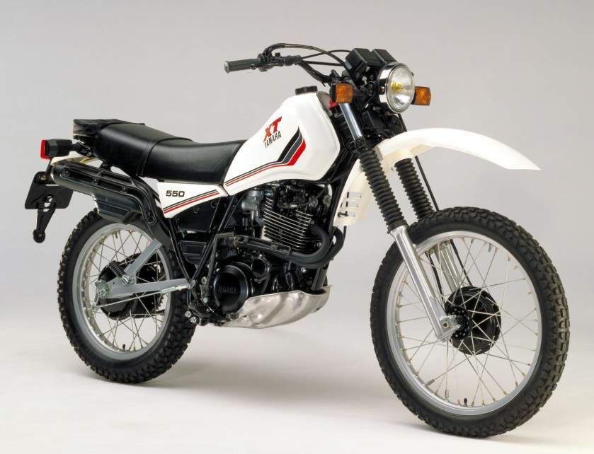 Мотоцикл Yamaha XT 550 1982 фото