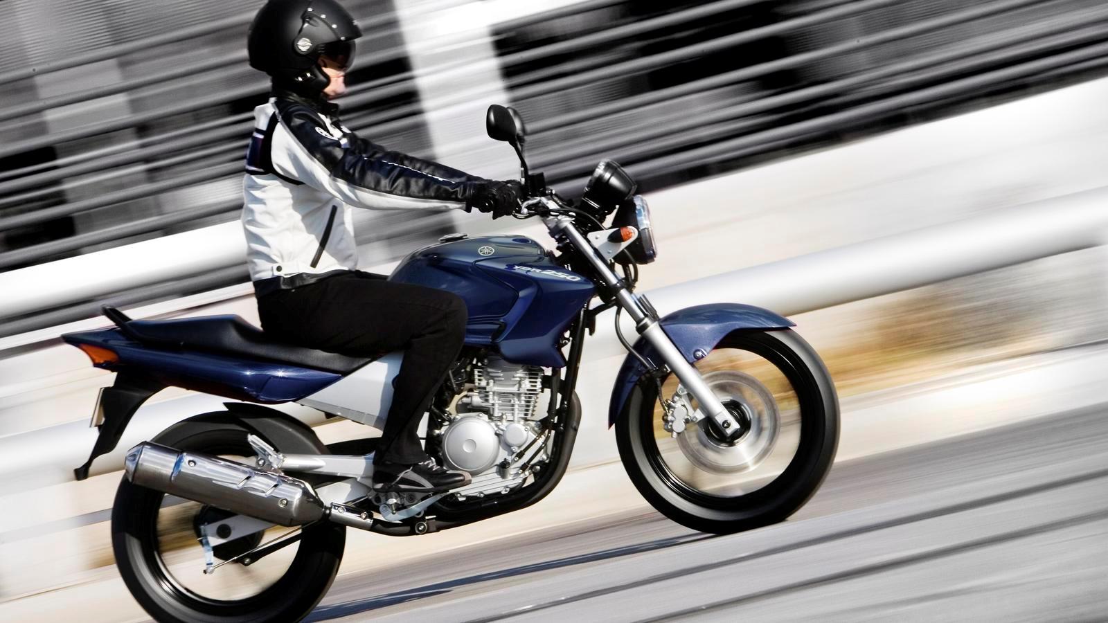 Мотоцикл Yamaha YBR 250 2012