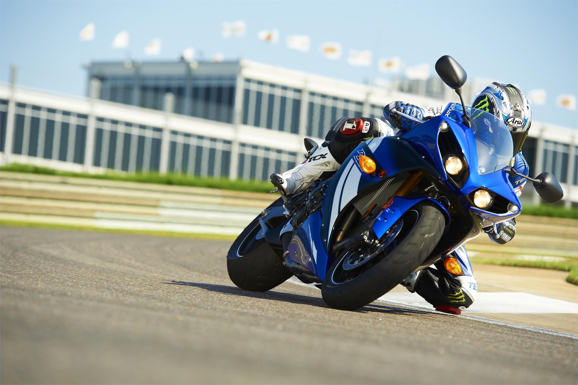 Yamaha YZF r1 2012 Wallpaper