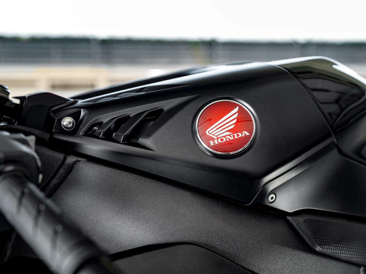 Мотоцикл Honda CBR1000RR-R Fireblade SP 2022 фото